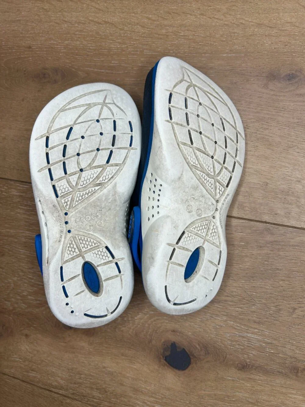 Crocs LiteRide Kids Clogs Navy / Bright Cobalt Size J2